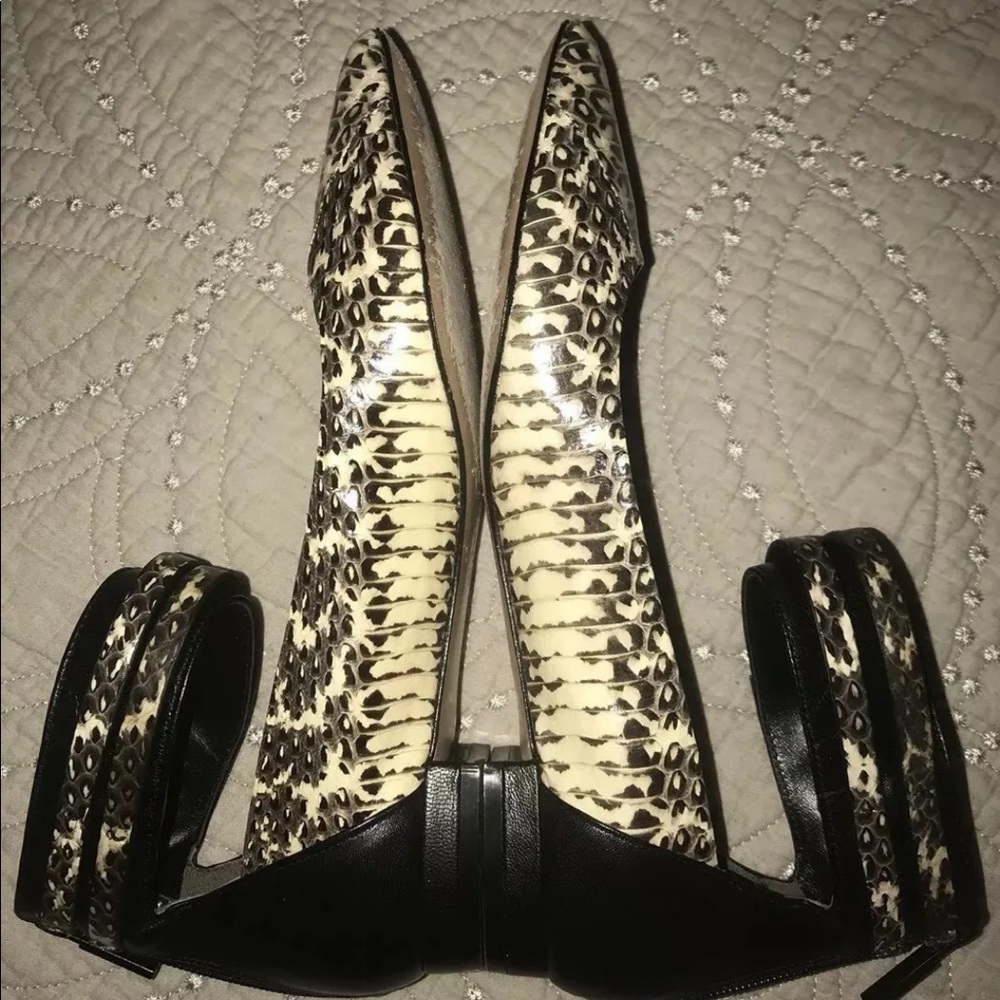 Pour La Victorie Reptile Snake Flats crm Blk 6 m